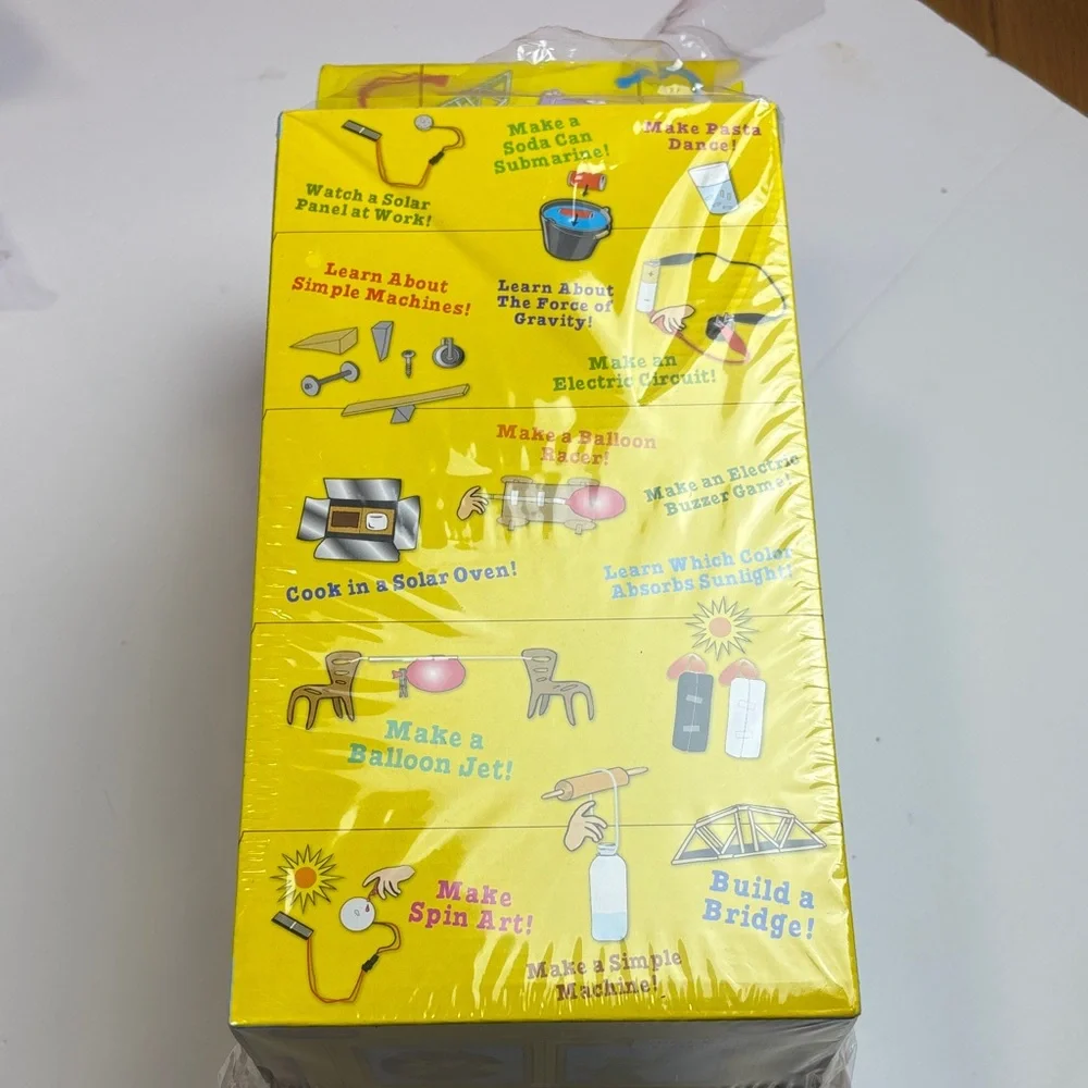 Scholastic-The Magic School Bus Engineering Lab - Ages 5+ - Young Scientist Club